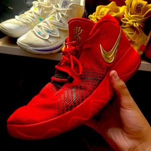 Kyrie flytrap university red